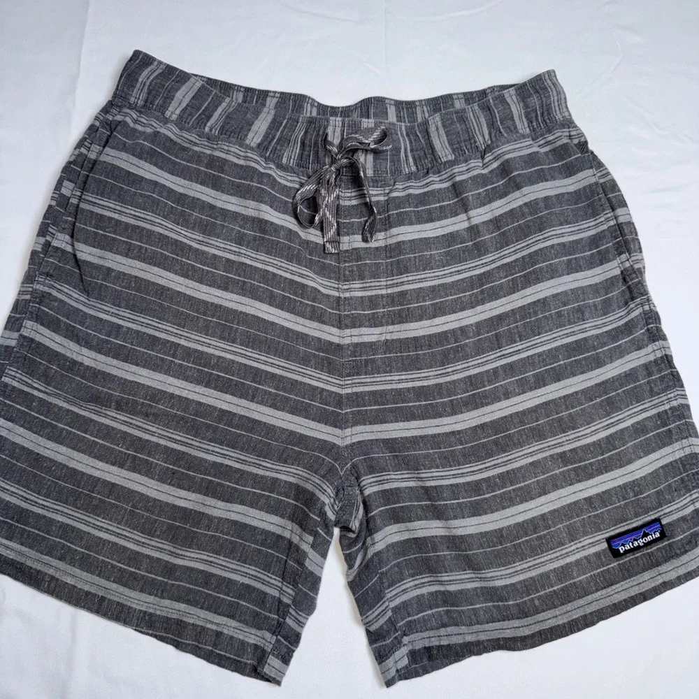 Patagonia Mens Hemp Organic Cotton Striped Shorts Grey L Drawstring 6.5 Inseam